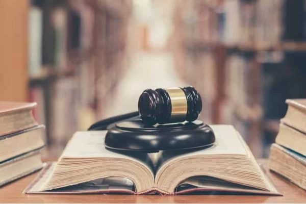 By-Chinnapong-Law-Books